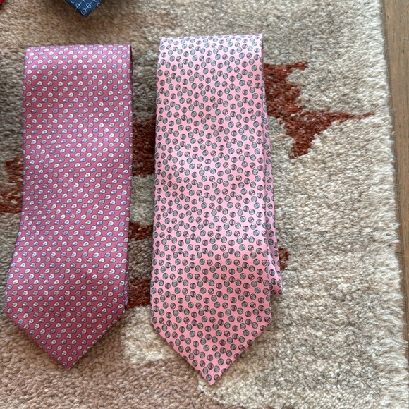 Worn once Hermes 100% Silk Infinity Logo Pattern Tie Sky Red Made In France - Picture 1 of 1